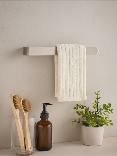 Obešalnik za brisače