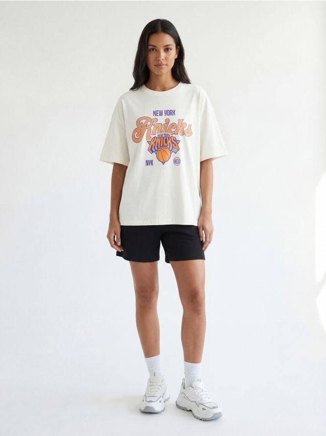 Sinsay - Tricou din bumbac cu imprimeu NBA - crem