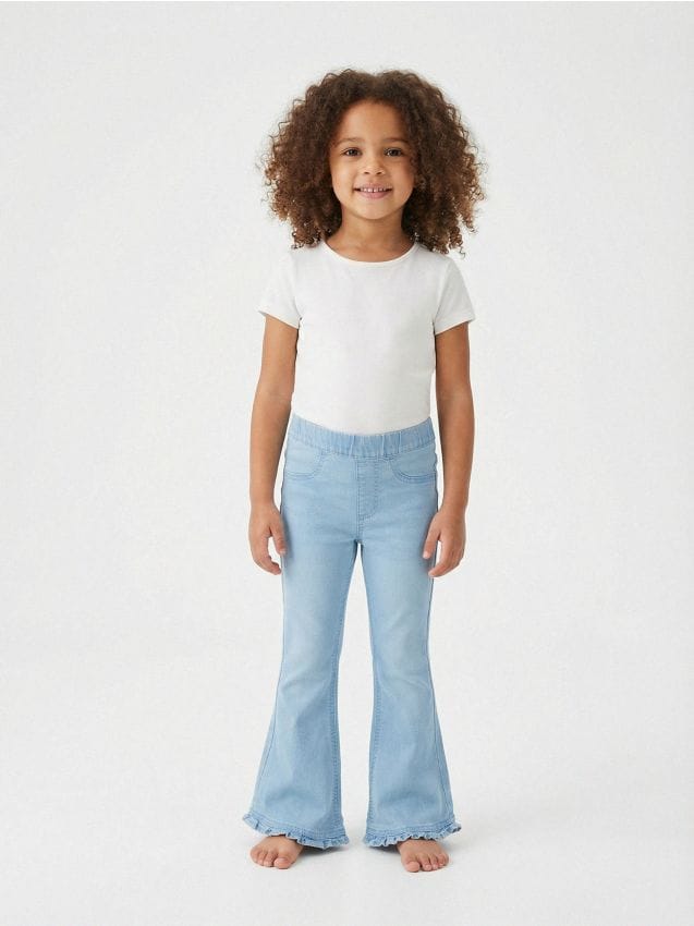 Sinsay - Jeansy flare z efektem sprania - niebieski