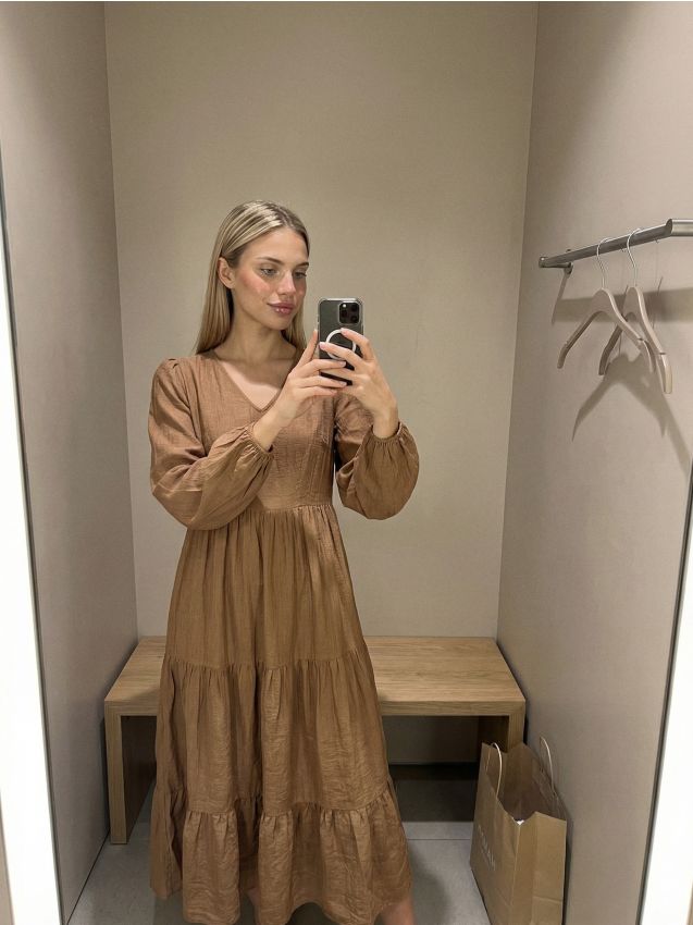 Vestito midi con gonna a balze - caffè