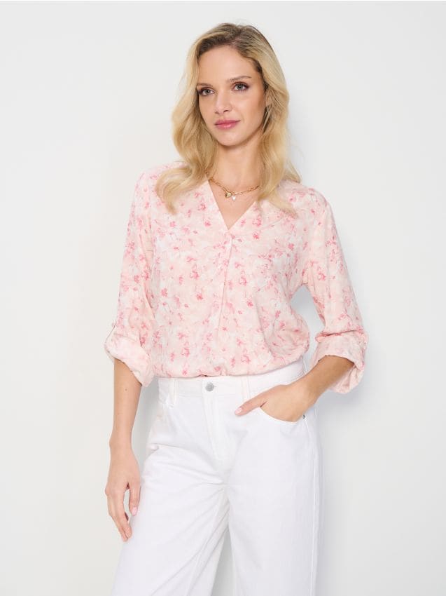 Sinsay - Bluzka koszulowa z dekoltem V w kwiaty z wiskozy - różowy
