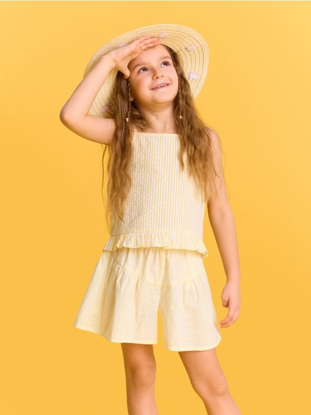 Sinsay - Pantaloni scurți din bumbac, croi lejer - galben