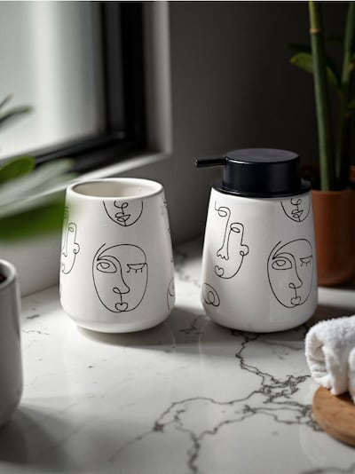 Σετ: Διανομέας σαπουνιού και ποτήρι για οδοντόβουρτσες