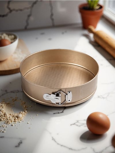 Ümmargune süsinikterasest küpsetusvorm