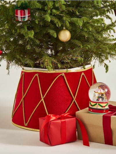 Прикраса для ємності з ялинкою