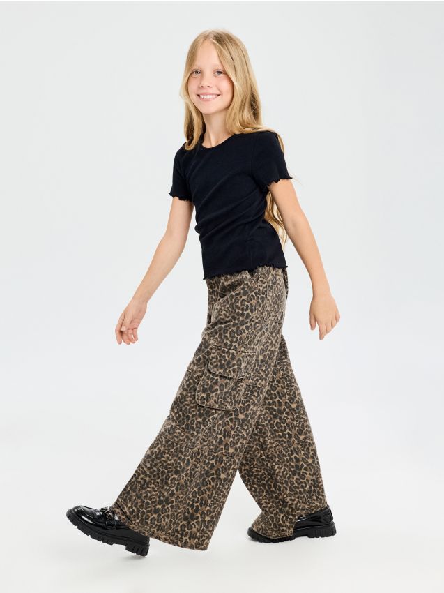 Sinsay - Blugi wide leg cu imprimeu leopard - multicolor