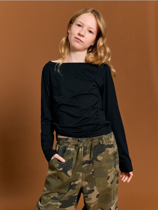 Sinsay - Tricou cu mânecă lungă și fronseu lateral - negru