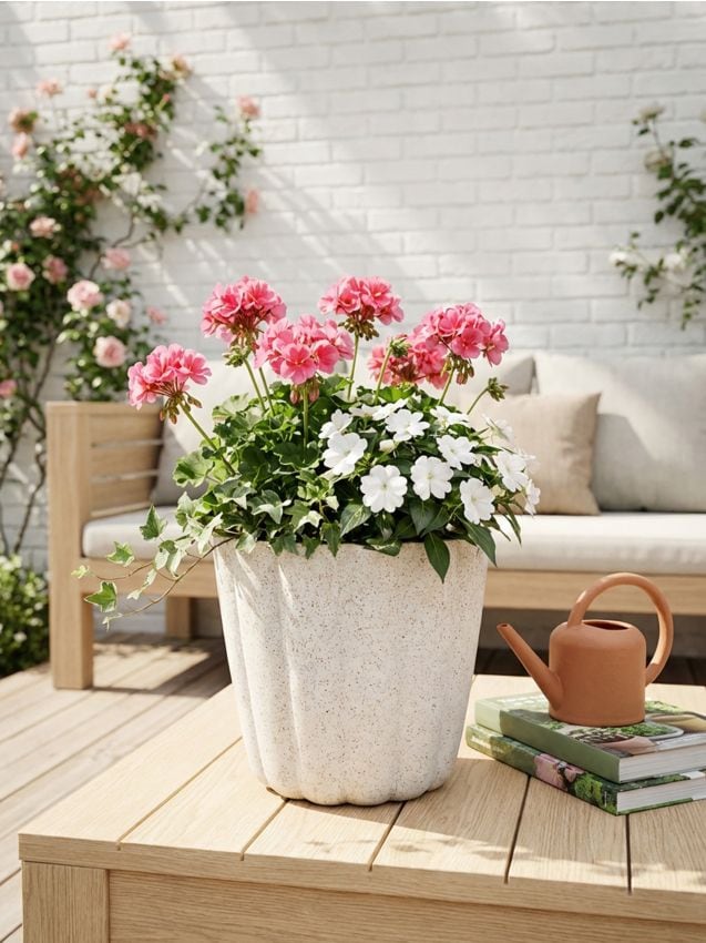 Sinsay - Ghiveci de grădină cu striații - crem