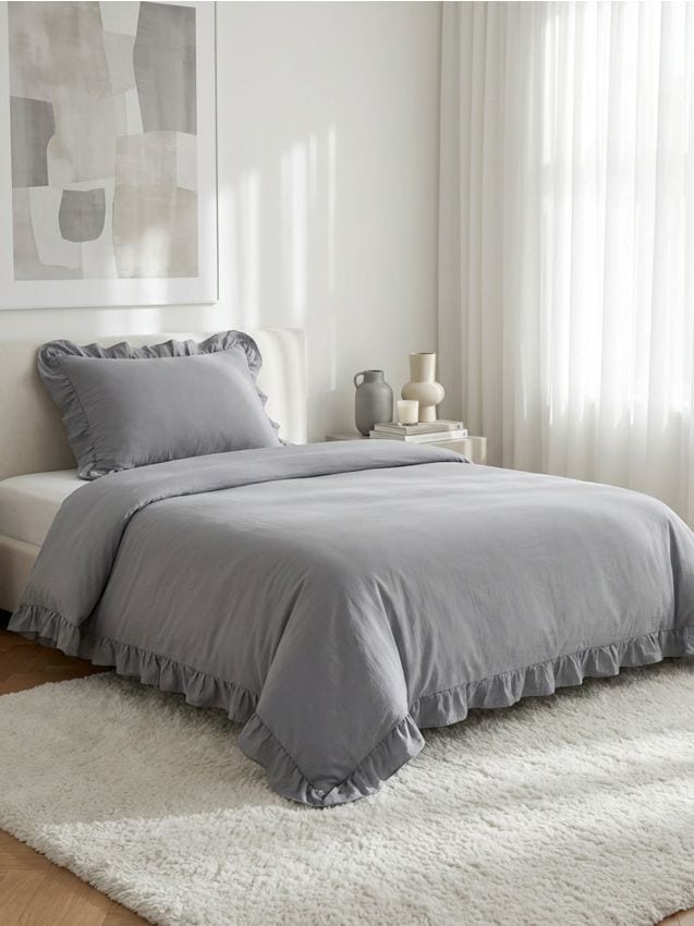 Sinsay - Set de lenjerie de pat cu volane și textură delicată - gri-închis
