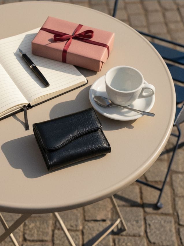 Sinsay - Čierna peňaženka z umelej krokodílej kože - čierna