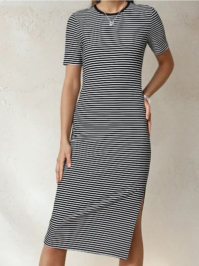 Смугаста сукня