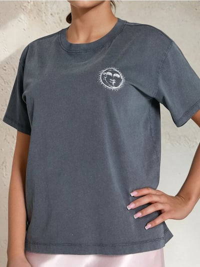 T-Shirt mit Aufdruck am Rücken