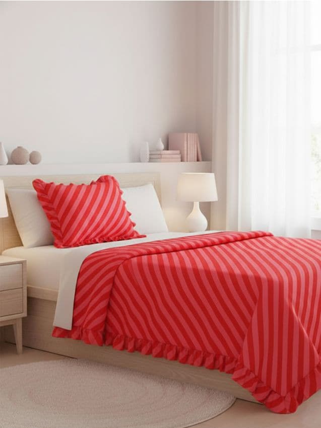 Sinsay - Set de lenjerie de pat cu dungi și volane - roșu