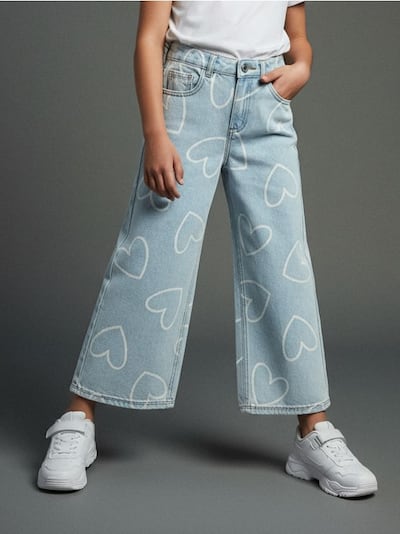 Džins širokog kroja s efektom iznošenja