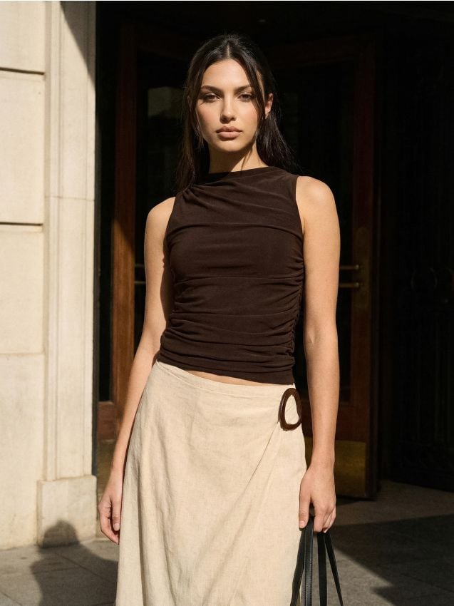 Sinsay - Top fără mâneci cu fronseuri și decolteu asimetric - maro-închis