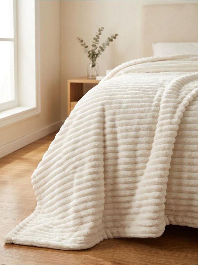 Sinsay - Cuvertură de pat cu textură striată - crem