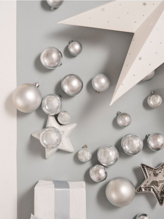 Sinsay - Balenie 60 vianočných ozdôb - strieborná