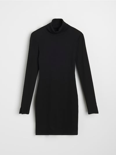 Сукня з коміром-гольф