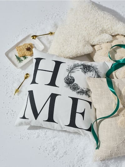 Božićna jastučnica s natpisom „Home“