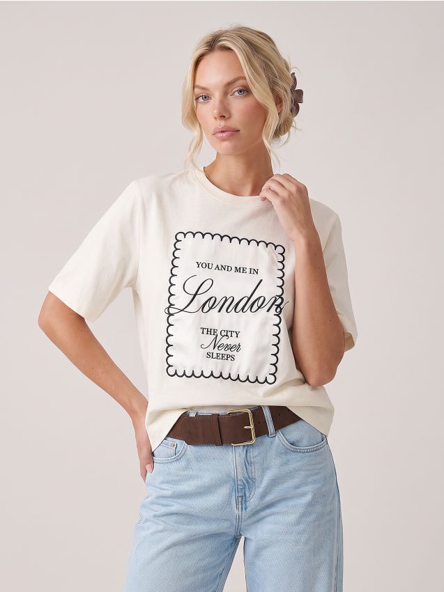 Sinsay - Tricou din bumbac cu broderie și motiv Londra - crem
