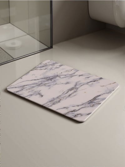 Szybkoschnąca diatomitowa mata łazienkowa