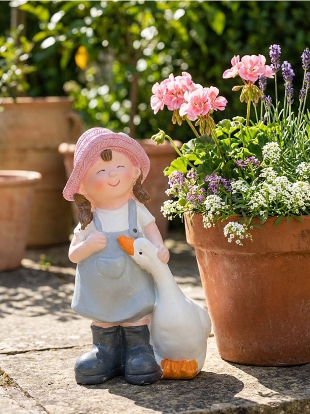 Sinsay - Decorațiune de grădină în formă de fetiță cu gâscă - multicolor