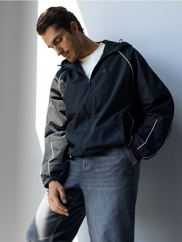 Sinsay - Jachetă ușoară windbreaker cu glugă - negru