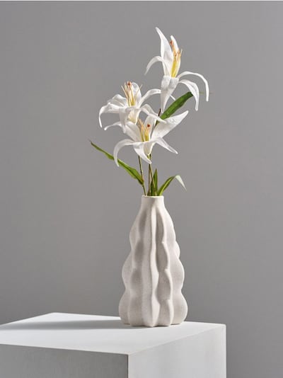 Okrasna umetna roža