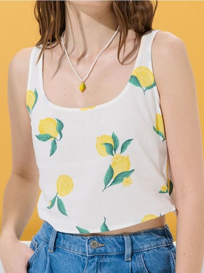 Wiskozowy crop top ze wzorem w cytryny