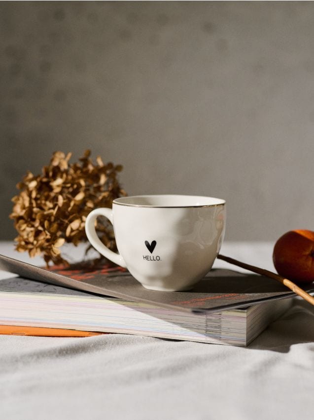 Sinsay - Cană ceramică cu inimă - alb