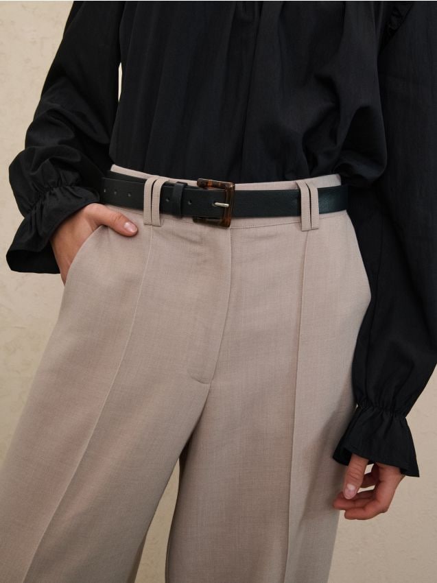 Sinsay - Curea din piele artificială cu cataramă din rășină - negru