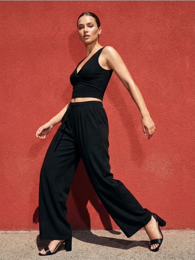 Sinsay - Spodnie wide leg z domieszką wiskozy - czarny