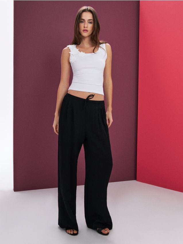 Sinsay - Spodnie wide leg z domieszką wiskozy - czarny