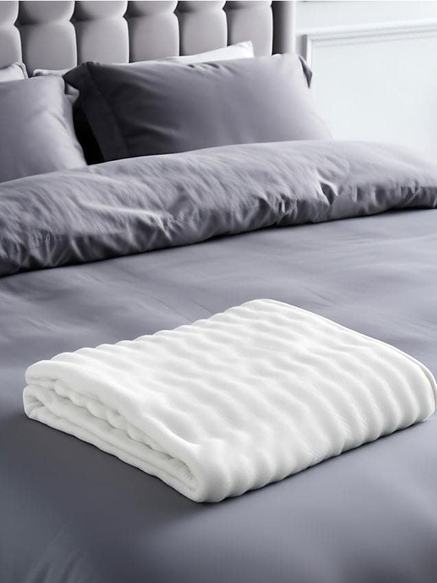 Sinsay - Hladká deka - biela