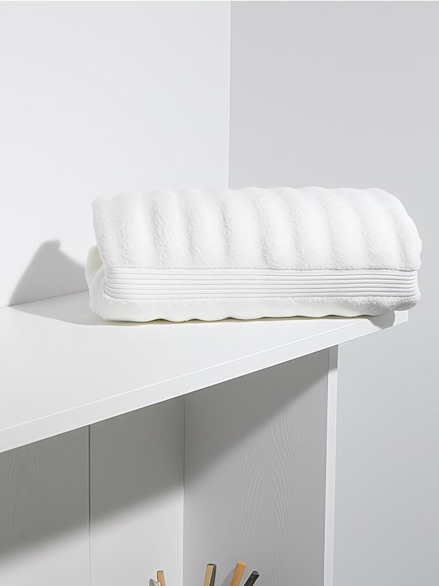 Sinsay - Hladká deka - biela