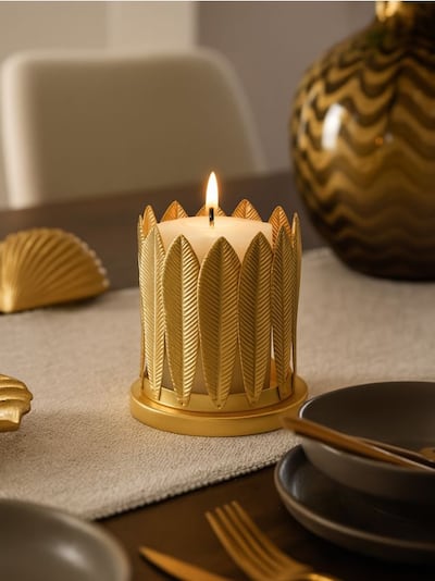 Метален свещник