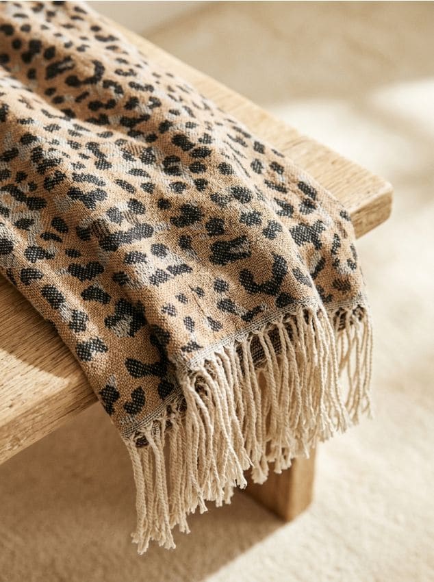 Sinsay - Pătură cu franjuri - brun-auriu