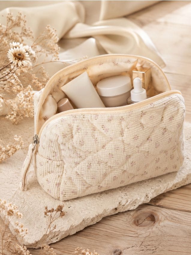 Sinsay - Trusă cosmetică cu motiv floral - crem
