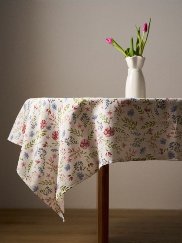 Sinsay - Față de masă cu motiv floral - roz