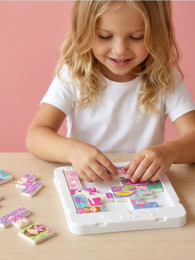 Sinsay - Puzzle cu placă de bază și motiv cu prințese - roz-fuchsia