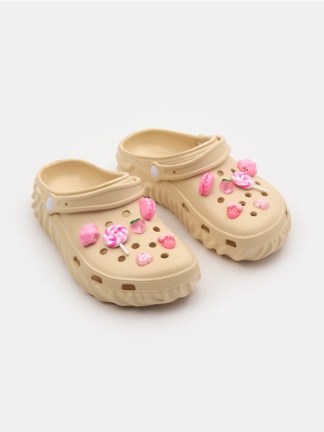 Clogs mit Fersenriemen - SINSAY