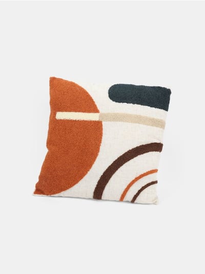 Raštuota dekoratyvinė pagalvė