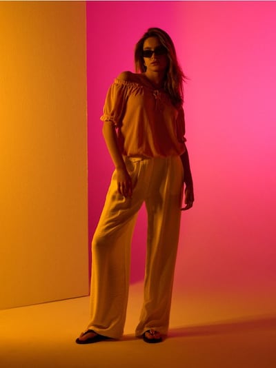 Viskooskangast laialõikelised püksid