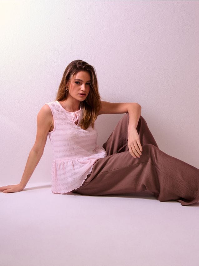 Sinsay - Pantaloni cu picior larg din viscoză - bej