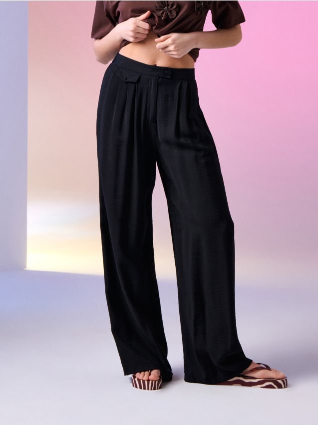 Sinsay - Pantaloni cu picior larg din viscoză - negru