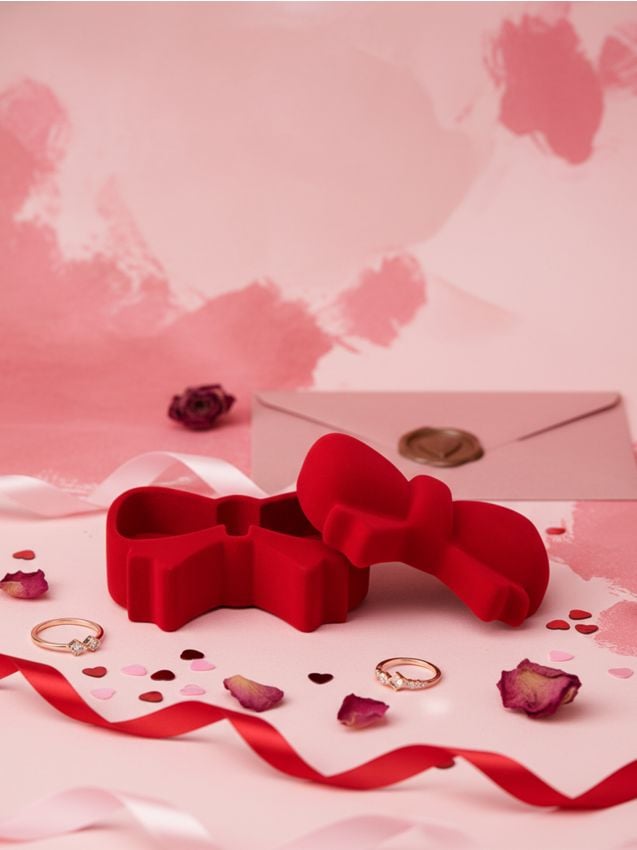 Sinsay - Cutie de depozitare de Valentine’s Day cu capac în formă de fundiță - roșu