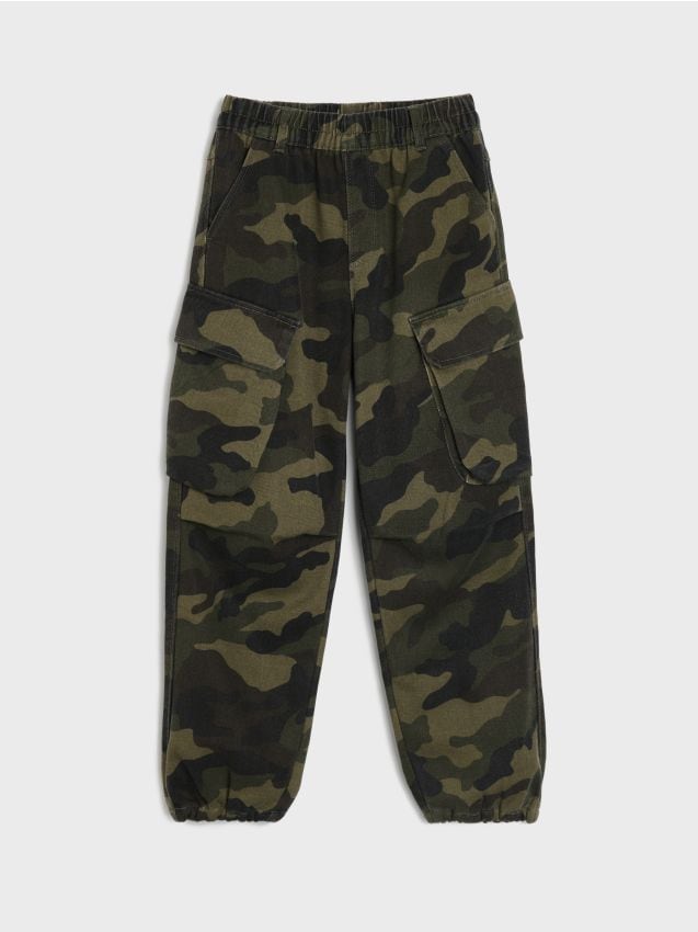 Sinsay - Blugi cargo cu model camuflaj - multicolor