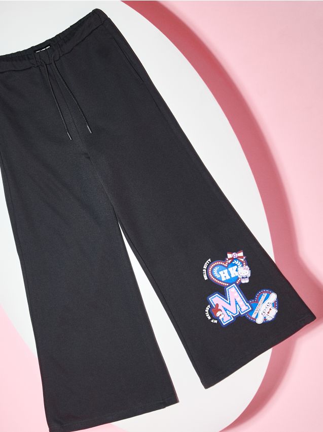 Sinsay - Pantaloni de trening cu crac larg Hello Kitty and Friends - gri-închis