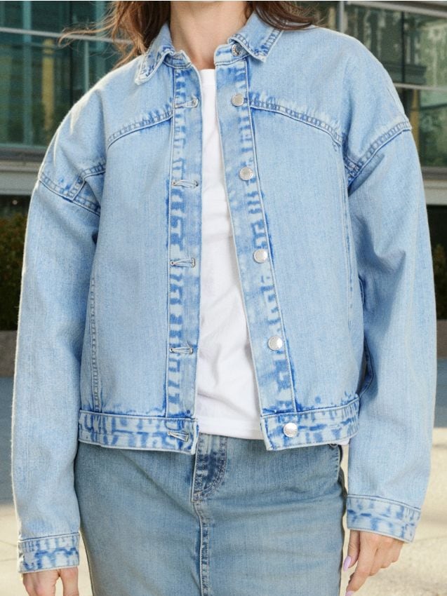 Sinsay - Geacă scurtă din denim cu cristale decorative - albastru