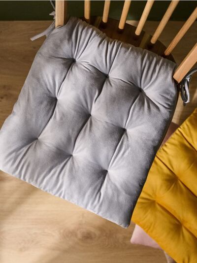 Подушка на стілець